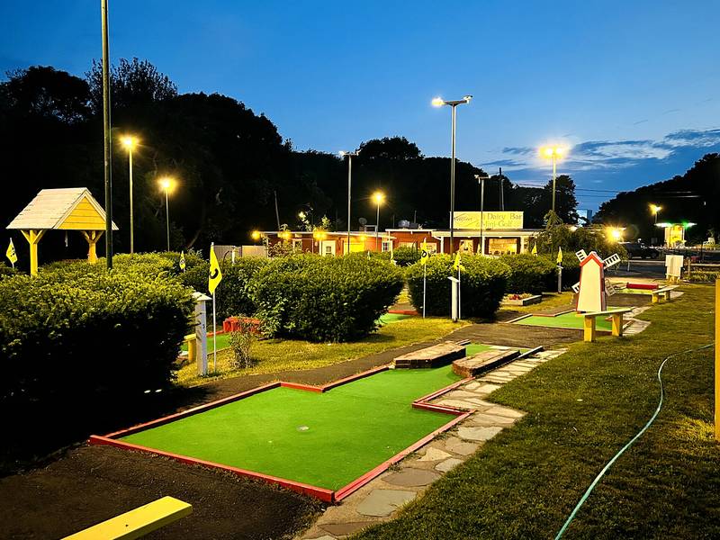 Mini-golf